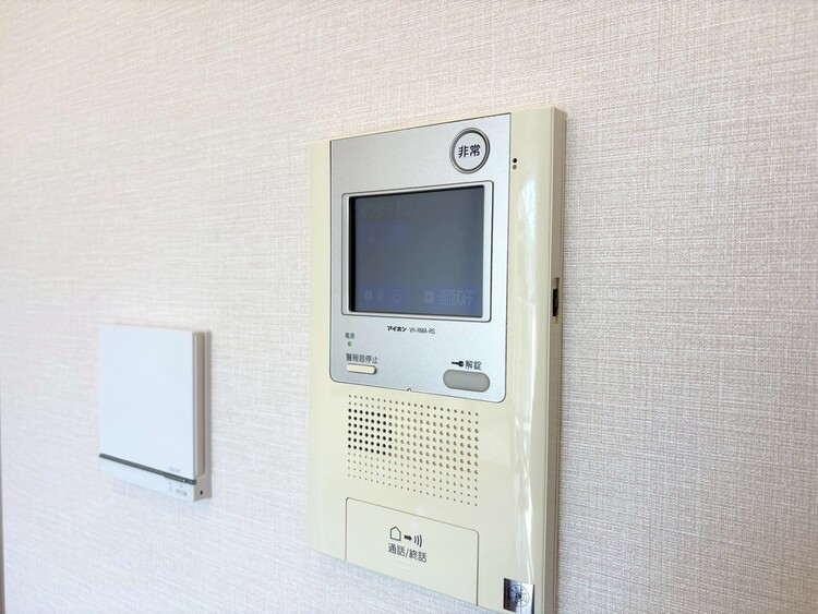 その他 誰が来てもわかる様にモニター付きインターホンを設置。