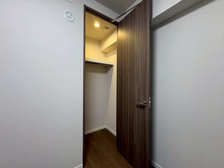 その他 収納スペースが付いていて、お部屋を広く使っていただけます。