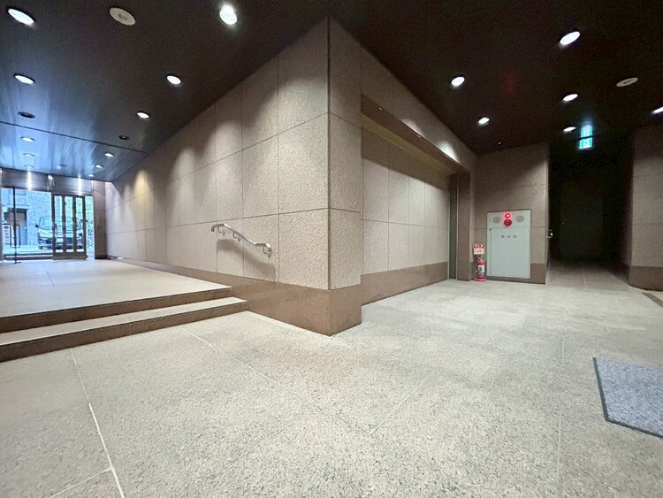 その他 館内は静寂な中が保たれており、管理が行き届いている印象を受けました。