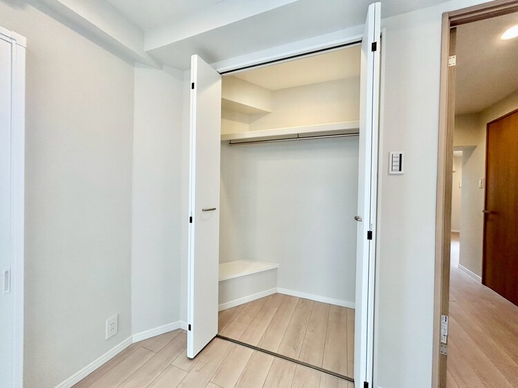 その他 収納スペースが付いていて、お部屋を広く使っていただけます。