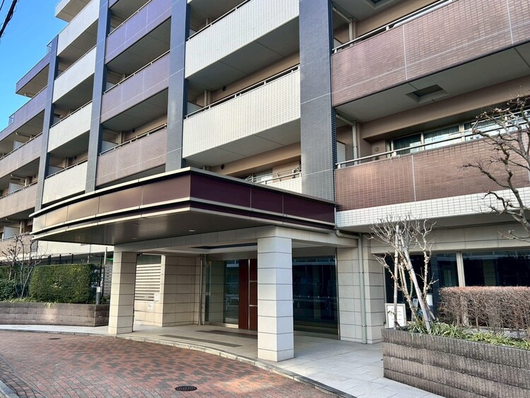 その他 上質感漂う玄関アプローチです。