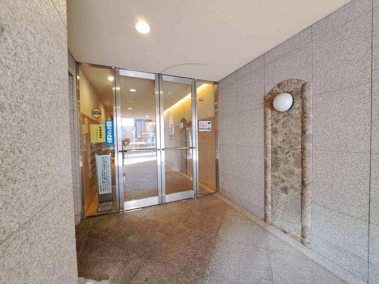 その他 上質感漂う玄関アプローチです。