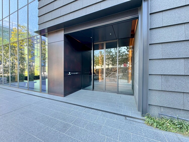 その他 上質感漂う玄関アプローチです。