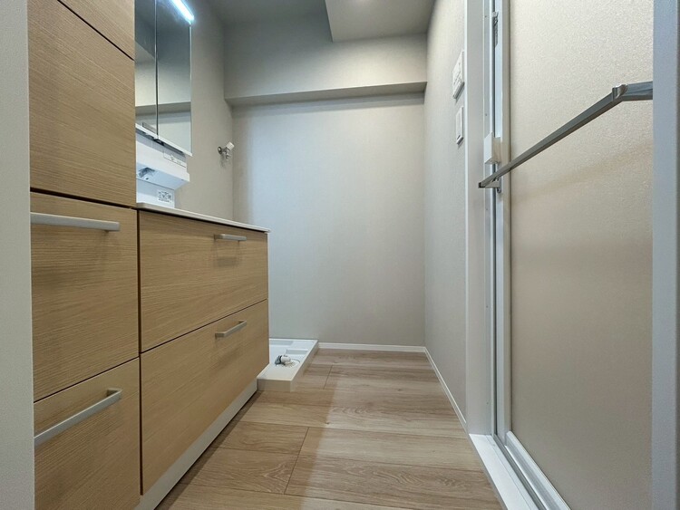 その他 十分な広さの脱衣所。