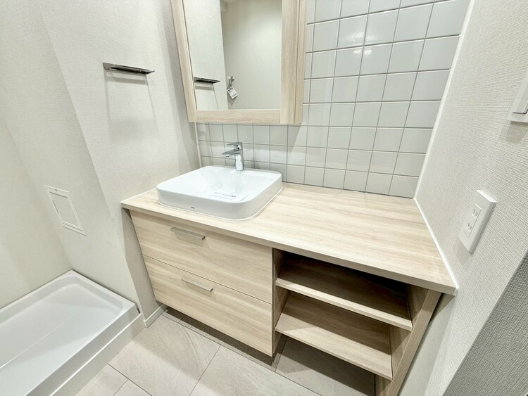 その他 清潔感を感じられる洗面化粧台。