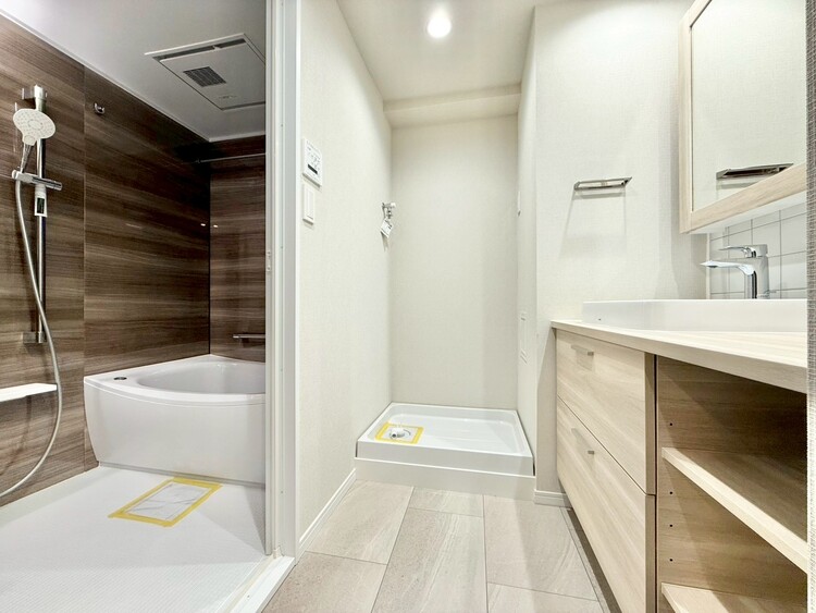 その他 十分な広さの脱衣所。