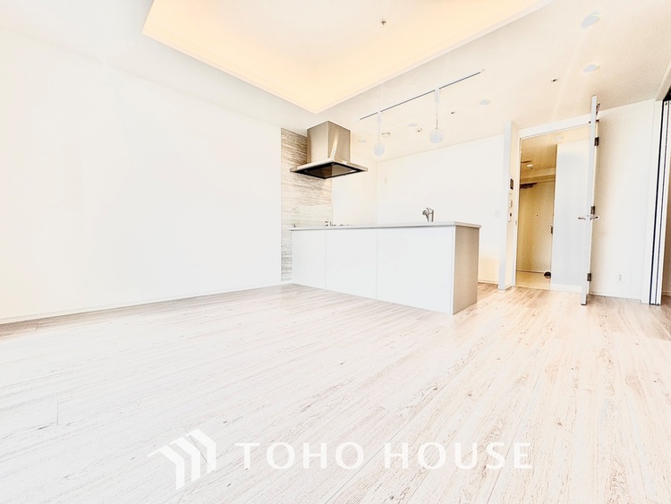 内装 【Green orchestra】◆緑の匂いに誘われて◆目を閉じれば深緑の香り。五感を研ぎ澄まし、日々の疲れを心から癒してくれる。深呼吸するほどに爽やかな薫りたち込める新緑にそと微笑む私達。