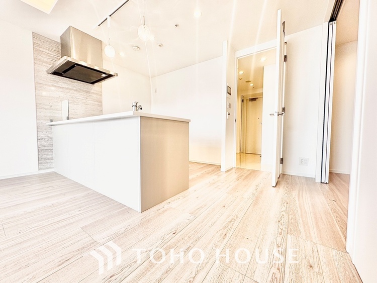 内装 【Green orchestra】◆緑の匂いに誘われて◆目を閉じれば深緑の香り。五感を研ぎ澄まし、日々の疲れを心から癒してくれる。深呼吸するほどに爽やかな薫りたち込める新緑にそと微笑む私達。