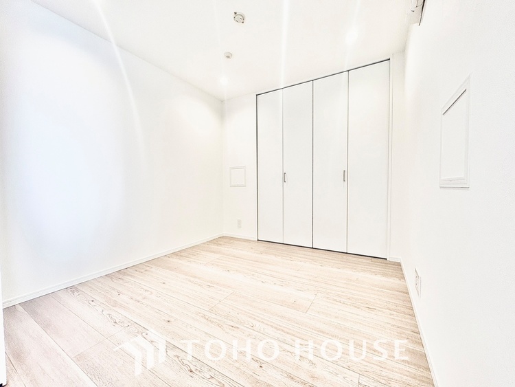 内装 ◆時を忘れる場所◆ここにはみんなが集い、食事と楽しい会話が始まる。話に夢中になりすぎて、ついつい時を忘れ夜半過ぎになってしまう。そんな束の間の幸せを感じさせてくれる場所でありたい。