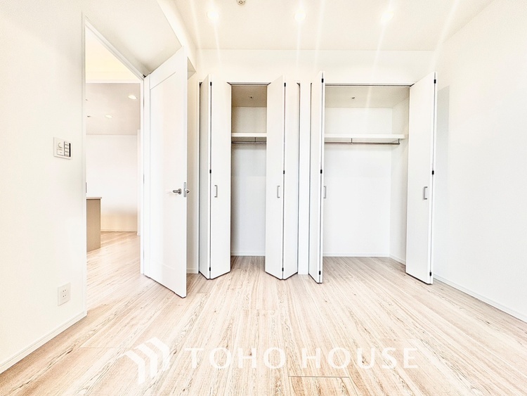 内装 【Entrance of your life】明るい玄関が家族を迎え入れる。今日はどんな一日が待っているんだろう。皆どんな一日を終えて帰ってくるんだろう。