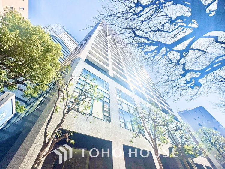 外観 【Entrance of your life】明るい玄関が家族を迎え入れる。今日はどんな一日が待っているんだろう。皆どんな一日を終えて帰ってくるんだろう。