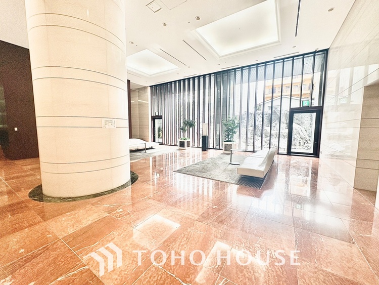 エントランス 【Breeze, green scent】澄み切った空気。移ろう季節の中、ゆっくりと流れる時間。幸せを噛みしめる穏やかな生活。