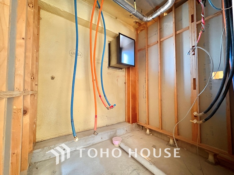 風呂 ◆瀟洒な空間◆落ち着きのある彩が見事に調和させた瀟洒な空間を演出。ここに集まる家族の会話と笑顔が絶え間なく続く幸せな空間。