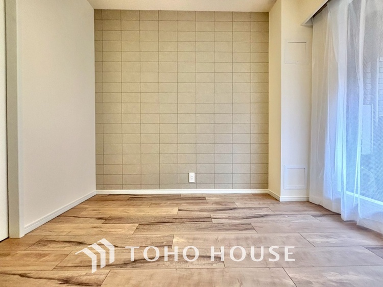 内装 【ROOM】感性を育むプライベートルームはシンプルでスマートな空間。好みの空間で読書をしたり、音楽を聞いたりと一人の時間も充実したものにできます。