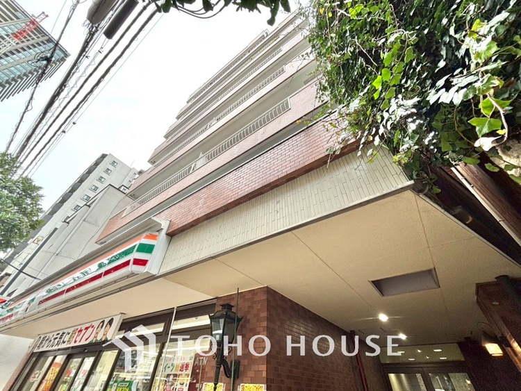 外観 漂う上質な空気感、マンションに入れば「おかえりなさい」と笑顔で迎えてくれるエントランス。最良の心配りを感じるマンションでした。