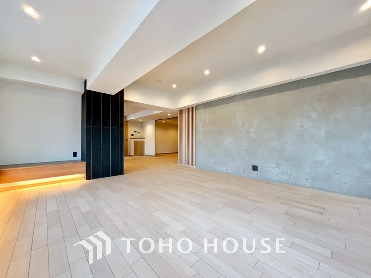 内装 「想像していた以上に広い」が写真を撮っているときの感想です。家事動線に配慮したプランによりご家族がくつろげる明るく広い空間が確保できました。