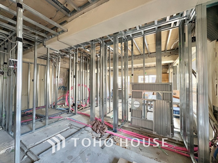 内装 「想像していた以上に広い」が写真を撮っているときの感想です。家事動線に配慮したプランによりご家族がくつろげる明るく広い空間が確保できました。