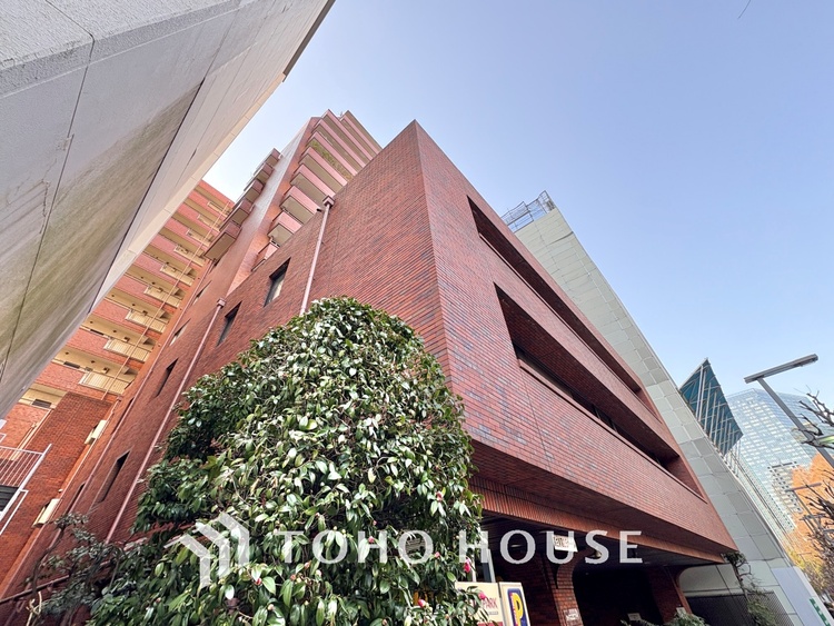 外観 ＊配置してある家具や小物はCGによるイメージ画像です。忙しい朝でも、しっかり家族が揃って食事をして頂けるゆとりある大きさのダイニングスペース。