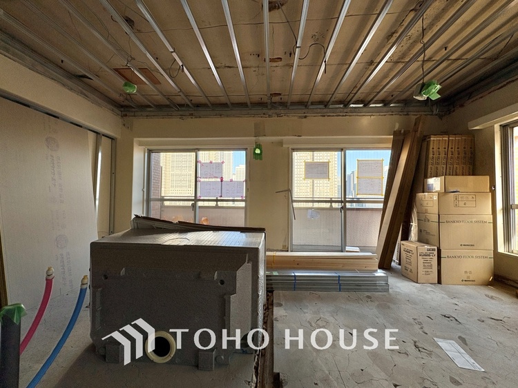 その他 採光や風通しを考えて設計された間取り。近隣との視線を考え、街全体で調整される窓位置。外観だけでなく、そこに住まうご家族の心地よさを最優先しました。