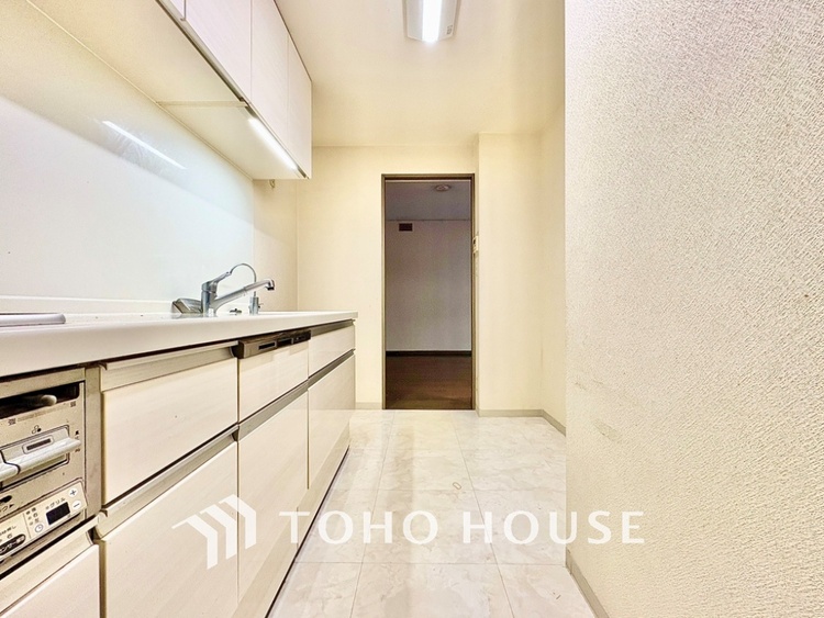 キッチン インテリアだけでなく、毎日のお料理を楽しく、軽やかにする多彩な設備・仕様。