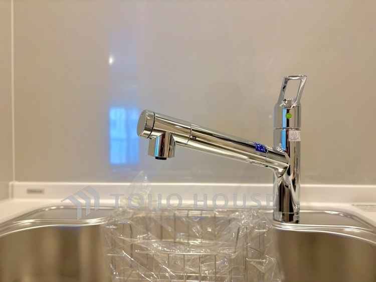 キッチン 【Kitchen】やわらかな光に包まれる調理時間。対面式で、料理をしながら自然と会話が生まれる空間。暮らしの中心になる場所です。