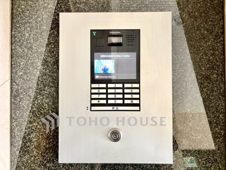 その他 【Auto lock】住まいの安心を守るオートロック。日々の暮らしに、さりげない安心感を与えてくれる設備です。