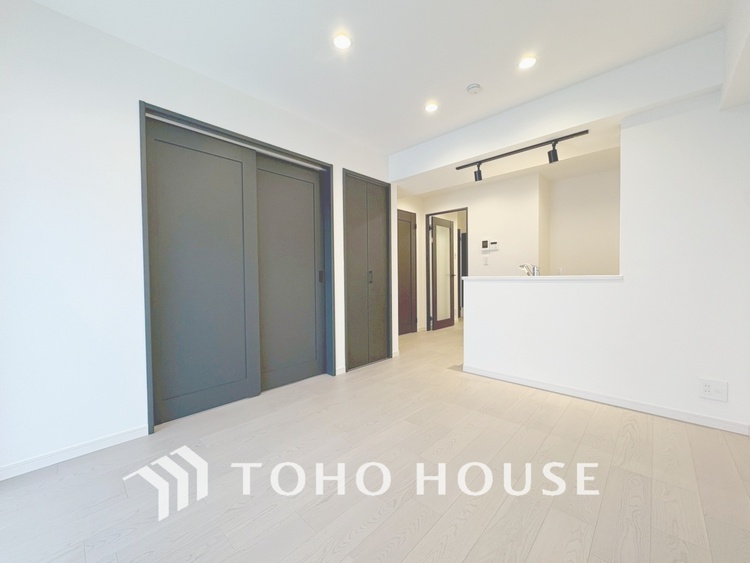 内装 【LIVING】◆眩い◆光が燦々と入り、家族の笑顔を照らす。「いつまでも続いて」と願う夢のような毎日がここにある。