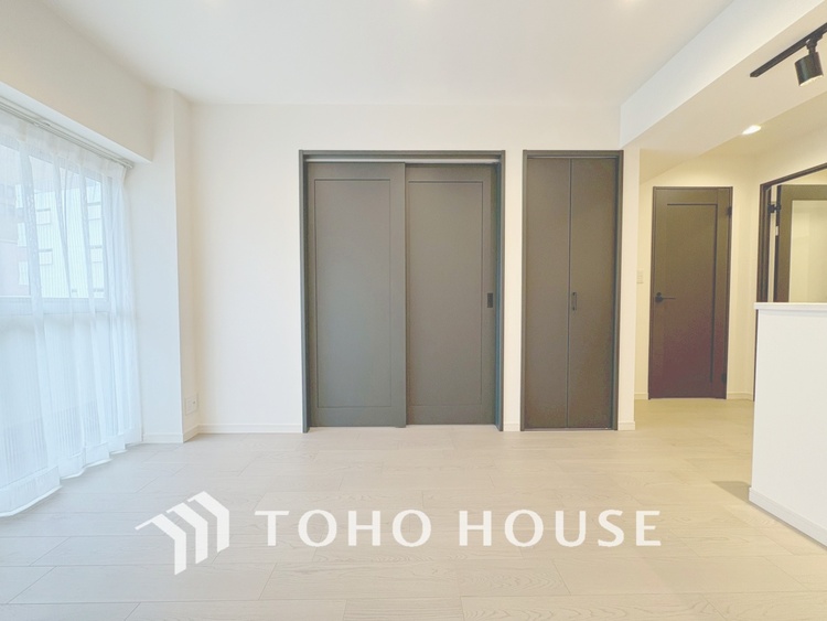 内装 【LIVING】◆扉を◆開くとこの景色。家族の”おかえり”の声が聞こえてきそう。