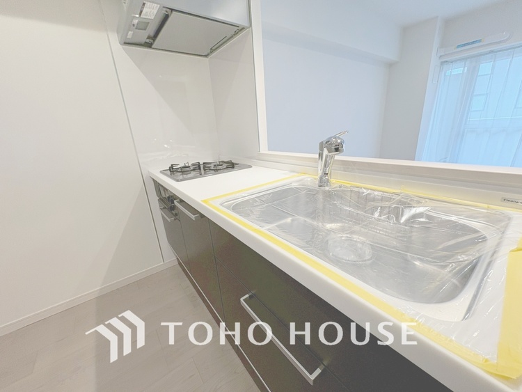 キッチン 【KITCHEN】◆ワクワク◆開放的で機能性も高いシステムキッチン。お子様は毎日のご飯にワクワク！