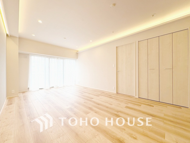 内装 【LIVING】◆眩い◆光が燦々と入り、家族の笑顔を照らす。「いつまでも続いて」と願う夢のような毎日がここにある。