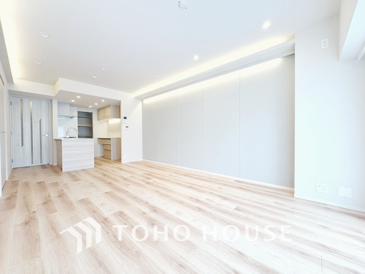 内装 【LIVING】◆陽光◆が差し込む。この開放的なLDKに家族の笑顔が集う。家族が一緒に過ごす空間は明るく、そして居心地よく。