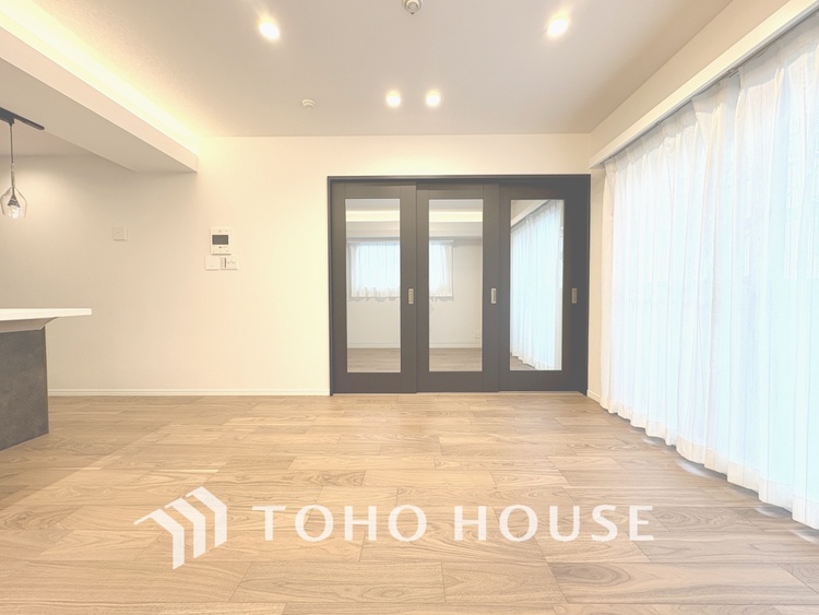 内装 【LIVING】◆住む喜び、楽しさ、感動◆を君と共有したい。いつまでもずっと家族を見渡せるこの広い空間で。