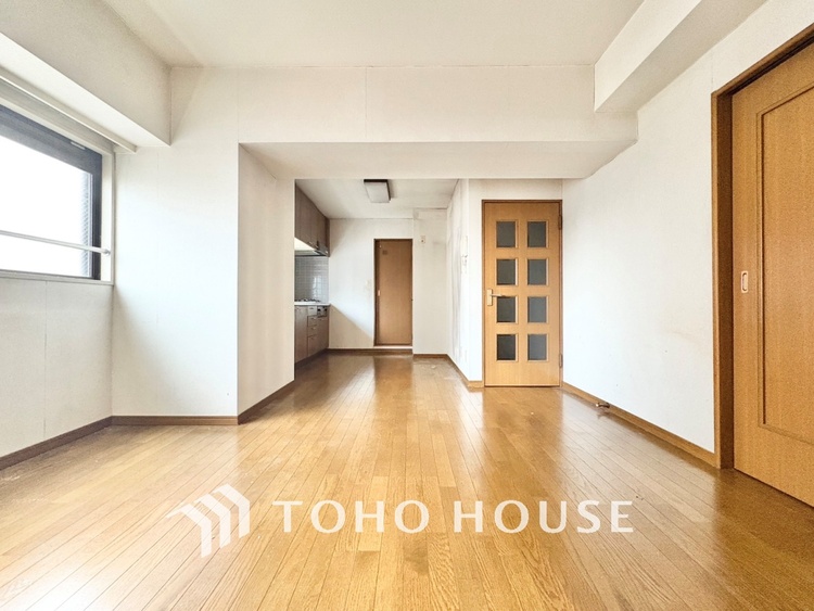 内装 【LIVING】◆眩い◆光が燦々と入り、家族の笑顔を照らす。「いつまでも続いて」と願う夢のような毎日がここにある。