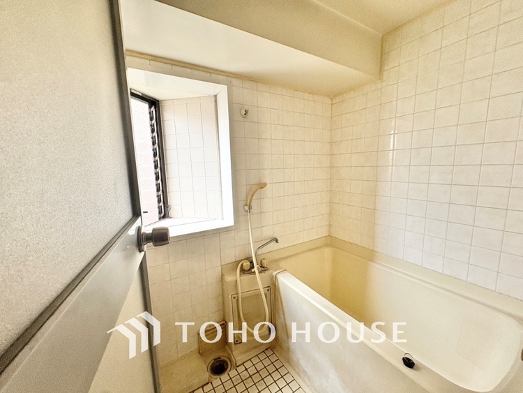 風呂 【BATHROOM】◆プライベートな空間◆simpleだからrelaxできるんです。こころもからだもキレイさっぱり。