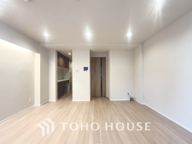 内装 【LIVING】◆眩い◆光が燦々と入り、家族の笑顔を照らす。「いつまでも続いて」と願う夢のような毎日がここにある。