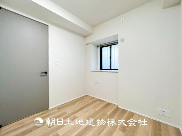 内装 【居室】人間の感性を育むプライベートルームはシンプルが１番だと思います。好みの空間で本を読んだり、音楽を聞いたりと、大切な一人の時間も充実したものにできます。