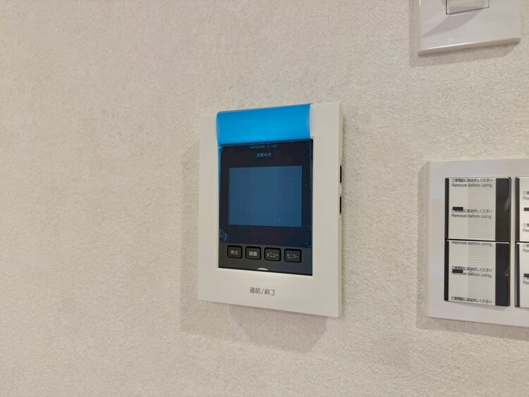 その他 誰が来てもわかる様にモニター付きインターホンを設置。