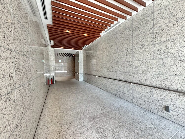 その他 上質感漂う玄関アプローチです。