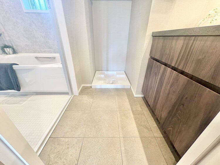 その他 十分な広さの脱衣所。