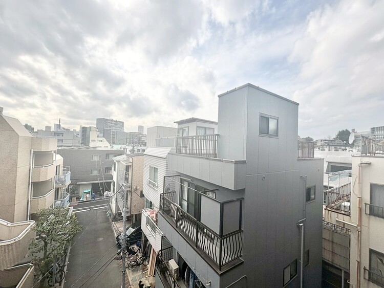 その他 眺望や窓からの景色が良いと、家で過ごす時間も快適です。