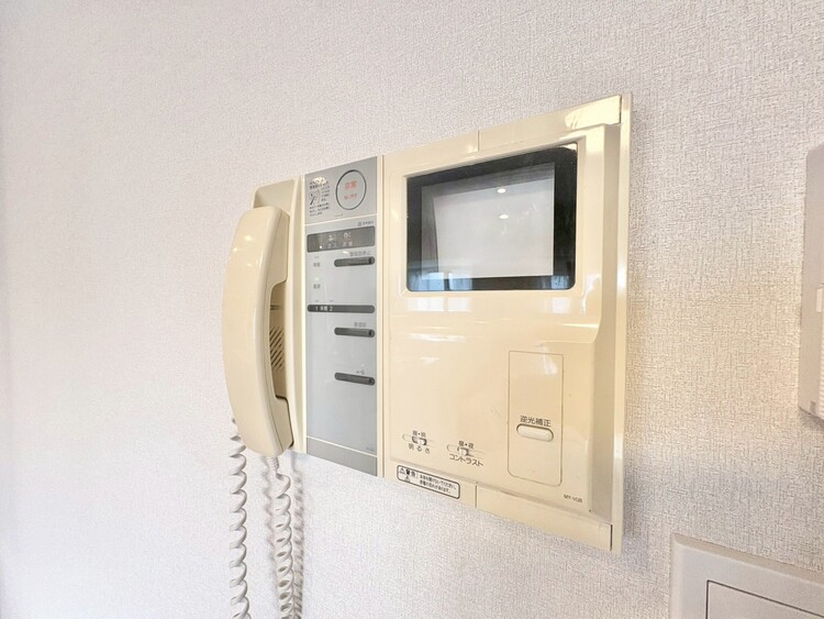 その他 誰が来てもわかる様にモニター付きインターホンを設置。