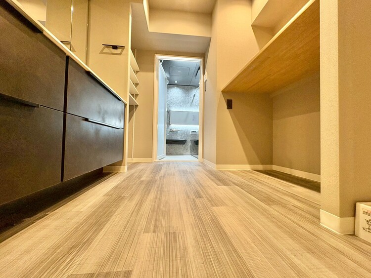 その他 十分な広さの脱衣所。