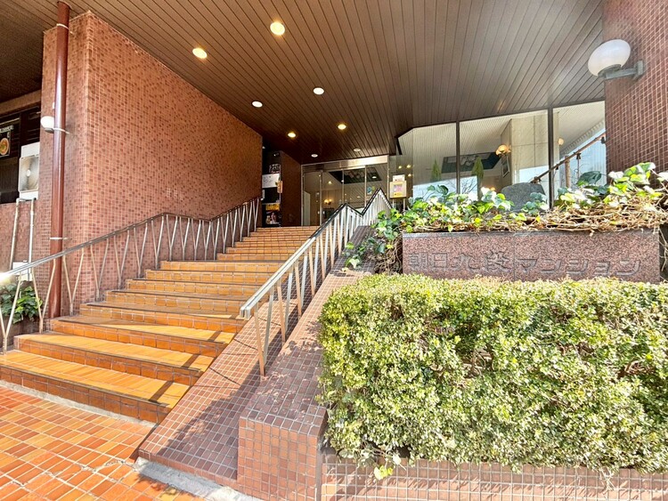 その他 上質感漂う玄関アプローチです。