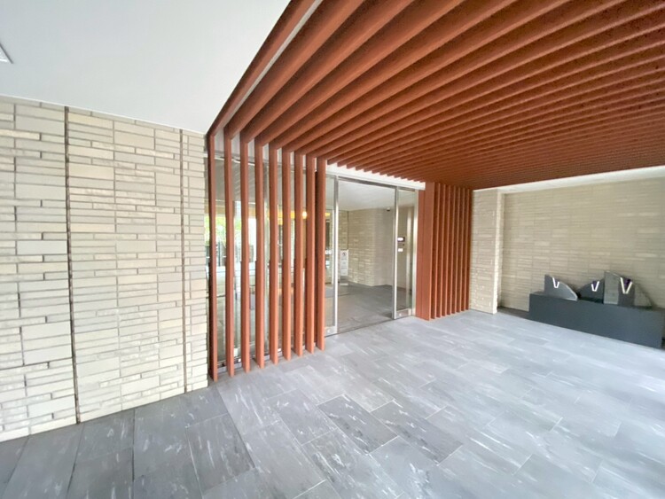 その他 上質感漂う玄関アプローチです。