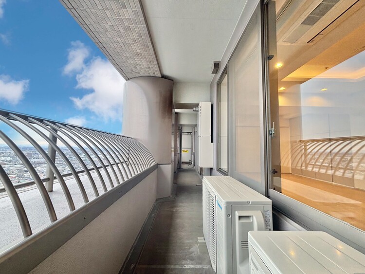 その他 朝の澄んだ空気や、夕方に吹く清々しい風を感じられるバルコニー。