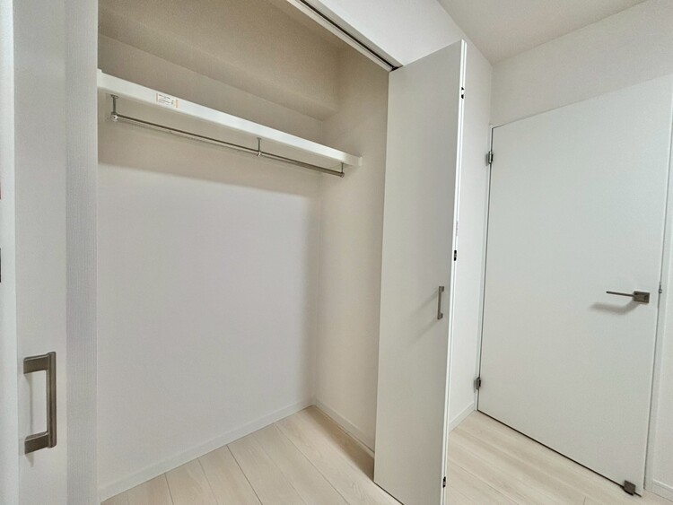 その他 収納スペースが付いていて、お部屋を広く使っていただけます。