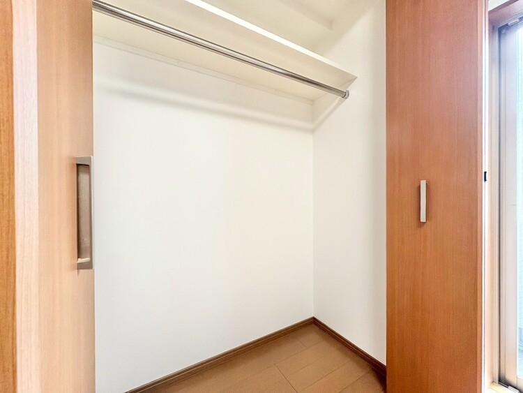 その他 収納スペースが付いていて、お部屋を広く使っていただけます。