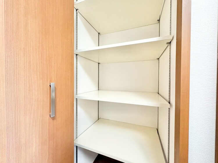 その他 家電やスーツケース、ストック品など何でも片付く嬉しい空間です。