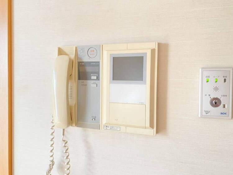 その他 誰が来てもわかる様にモニター付きインターホンを設置。