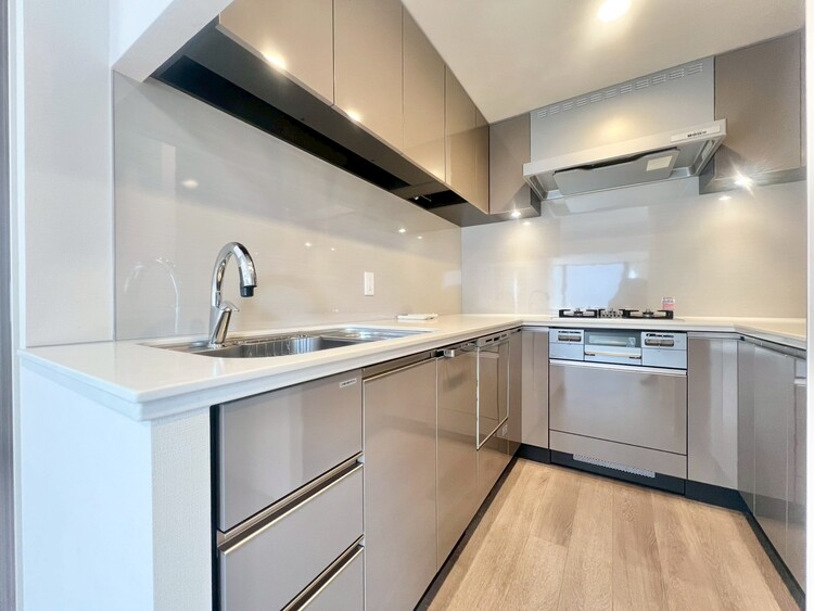 その他 使いやすくスタイリッシュなキッチン空間になっております。